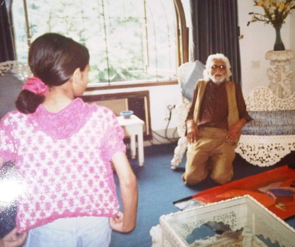 Zainab Ravdjee with MF hussain